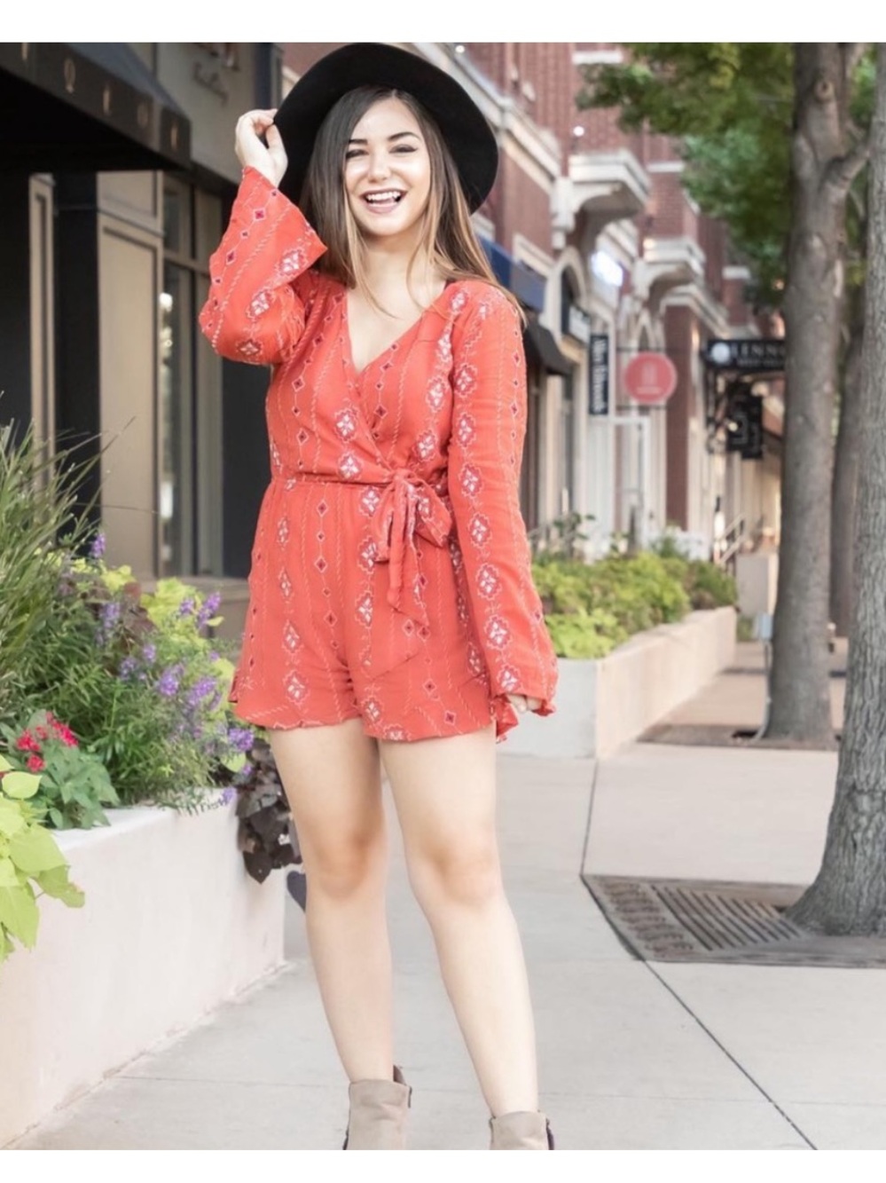 Francesca’s Rust Embroidered Long Sleeve Romper | XS | NWOT 🍂